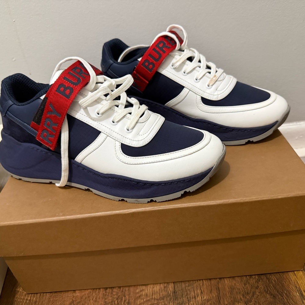 Burberry Men's Navy and White Sneakers with Red Detail